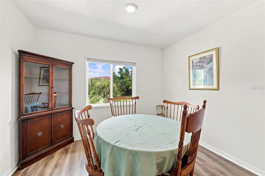 For Sale: $399,000 (3 beds, 2 baths, 1656 Square Feet)