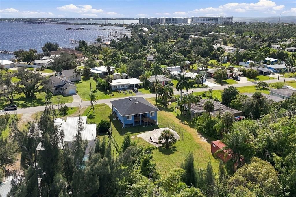 For Sale: $399,000 (3 beds, 2 baths, 1656 Square Feet)
