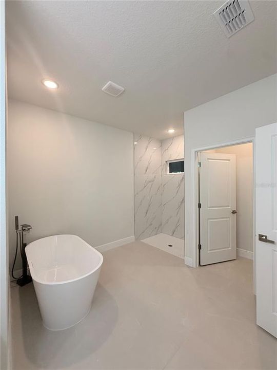 For Sale: $336,995 (4 beds, 3 baths, 1865 Square Feet)