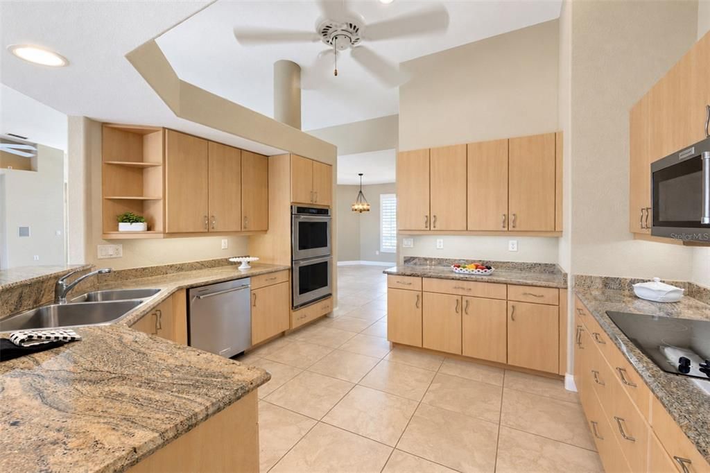 For Sale: $849,000 (3 beds, 2 baths, 2346 Square Feet)