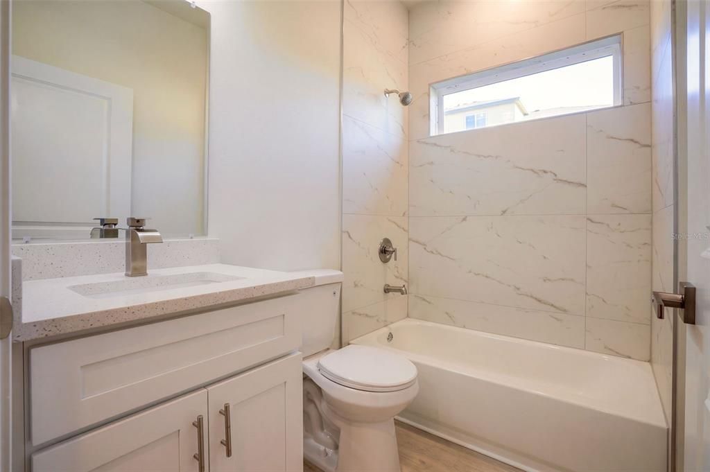 For Sale: $340,000 (4 beds, 3 baths, 1952 Square Feet)
