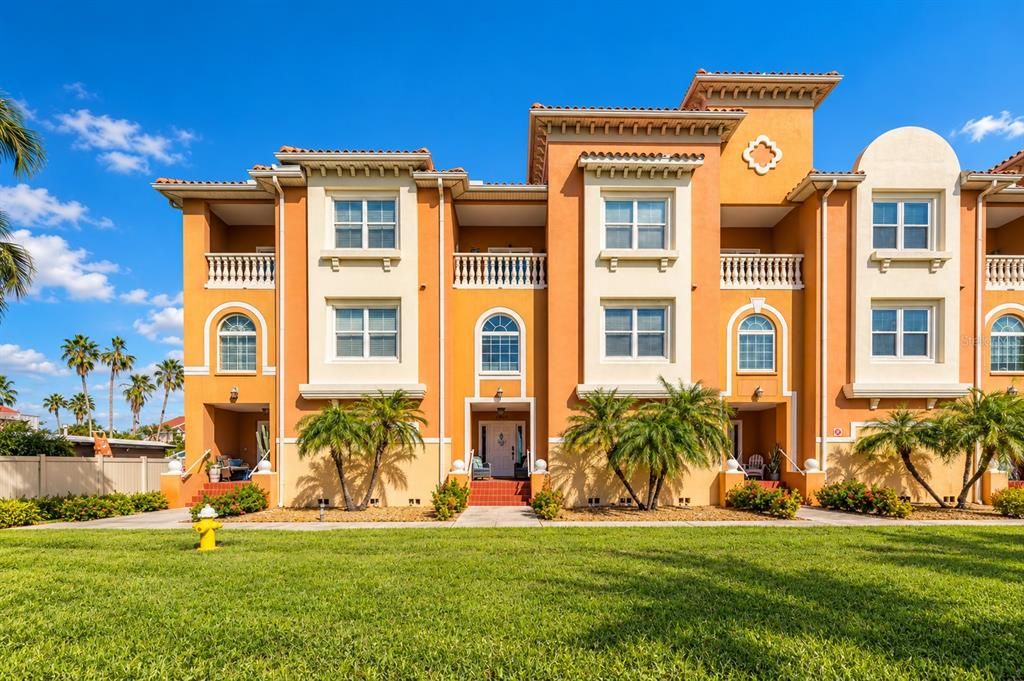 For Sale: $1,099,000 (3 beds, 3 baths, 2873 Square Feet)