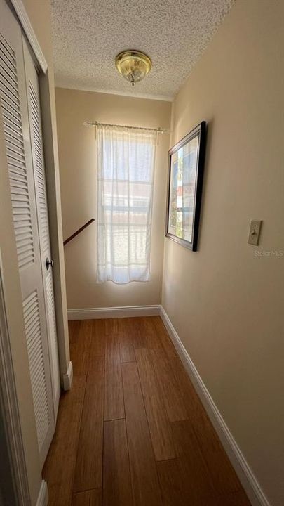 На продажу: $229,900 (2 спален, 2 ванн, 1230 Квадратных фут)
