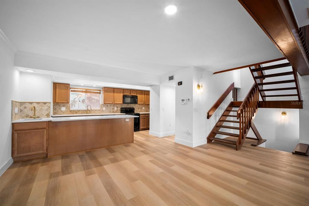 For Sale: $499,900 (2 beds, 2 baths, 1728 Square Feet)