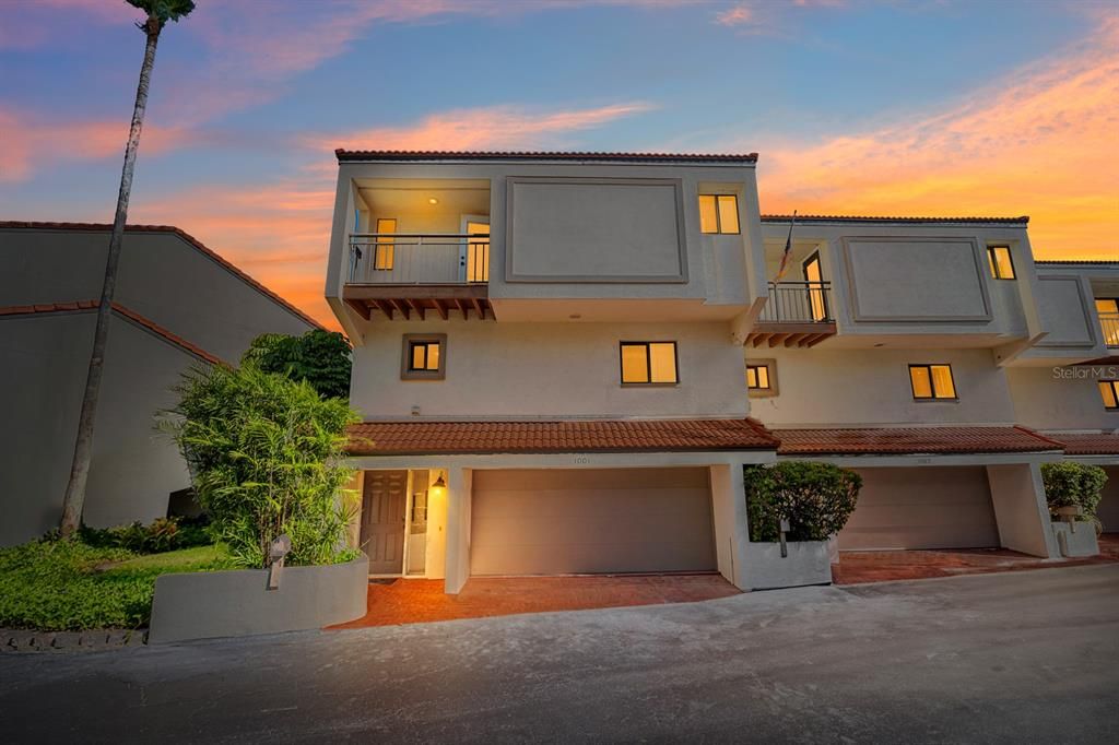For Sale: $499,900 (2 beds, 2 baths, 1728 Square Feet)