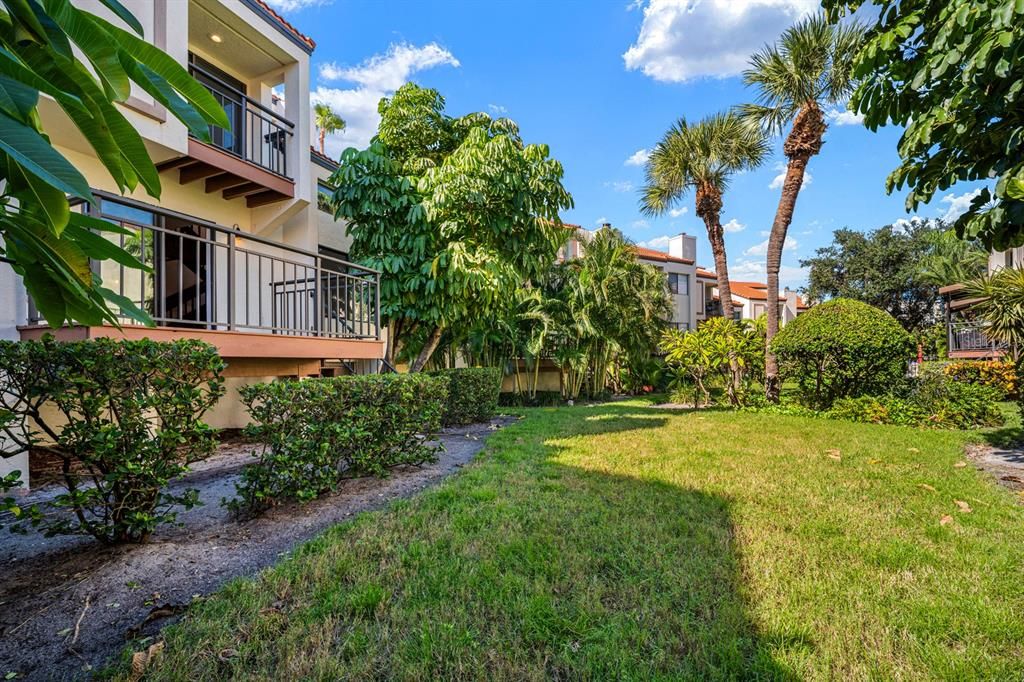 For Sale: $499,900 (2 beds, 2 baths, 1728 Square Feet)