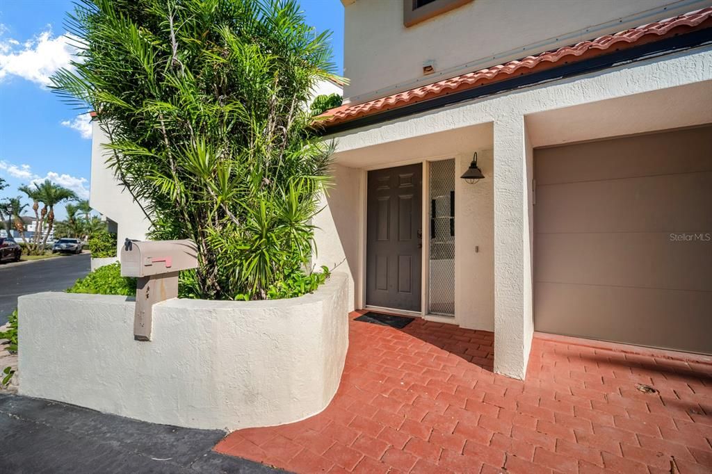 For Sale: $499,900 (2 beds, 2 baths, 1728 Square Feet)
