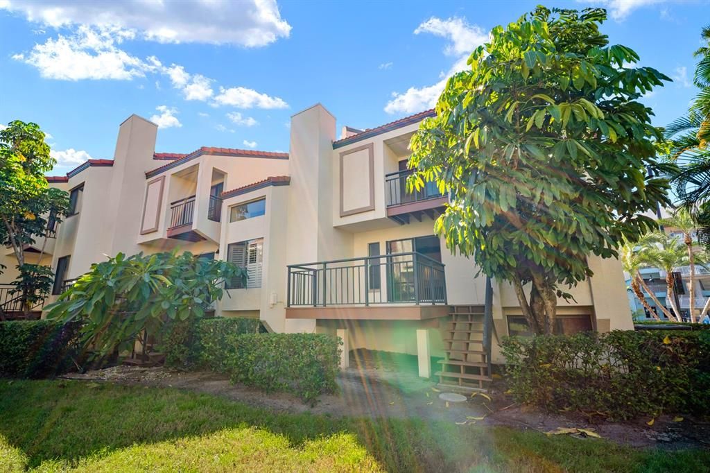 For Sale: $499,900 (2 beds, 2 baths, 1728 Square Feet)