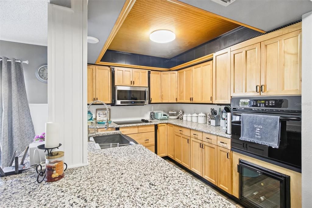 На продажу: $285,000 (3 спален, 2 ванн, 1957 Квадратных фут)