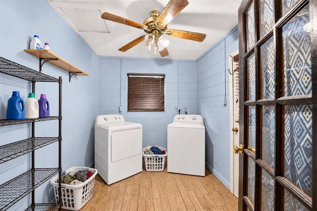 For Sale: $272,000 (3 beds, 2 baths, 1412 Square Feet)