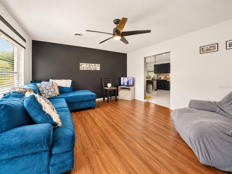 For Sale: $272,000 (3 beds, 2 baths, 1412 Square Feet)