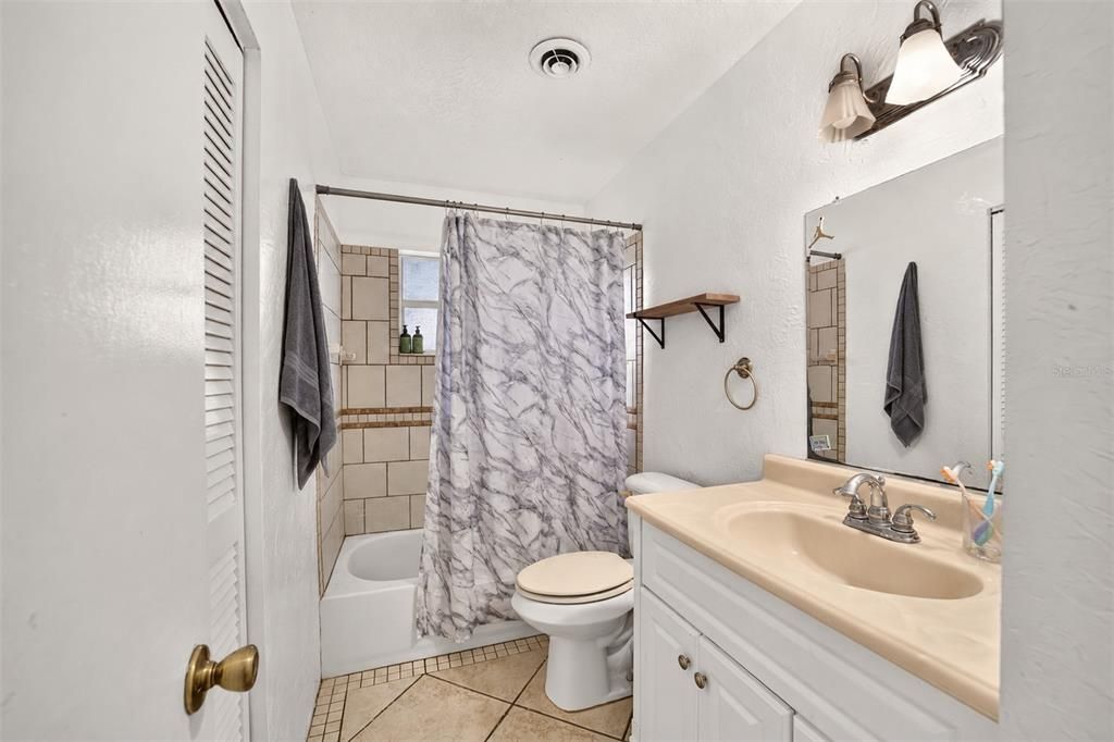 For Sale: $272,000 (3 beds, 2 baths, 1412 Square Feet)