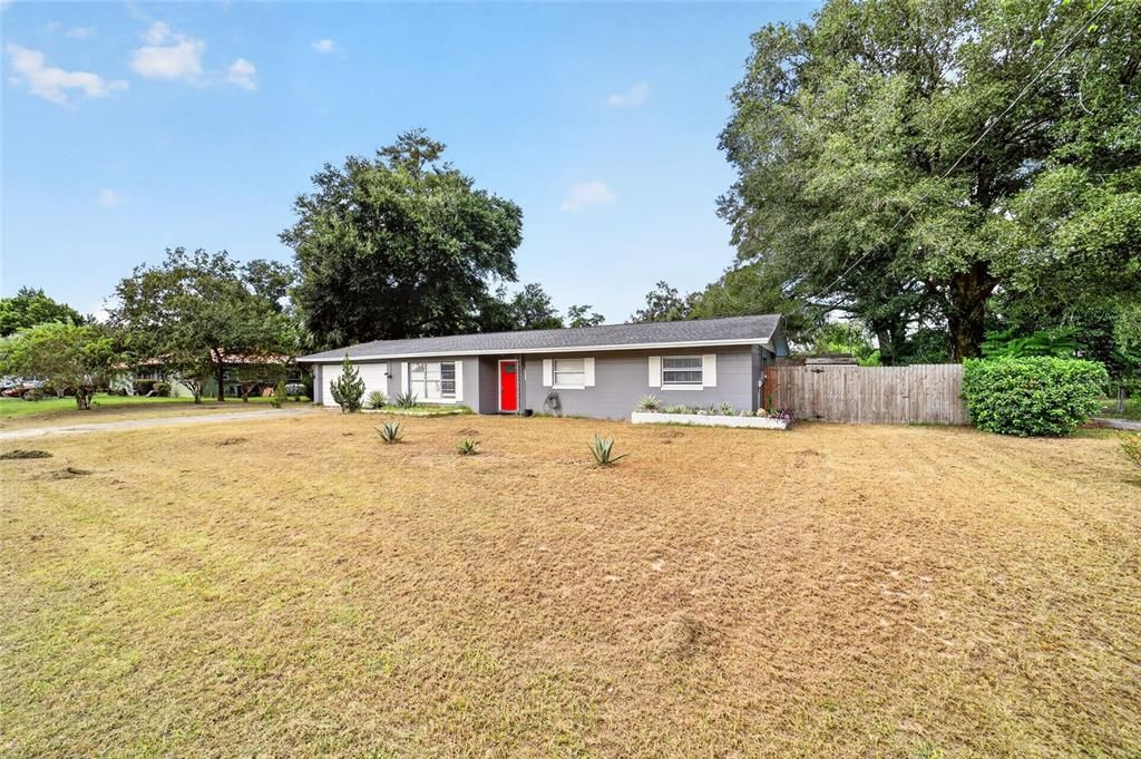 For Sale: $272,000 (3 beds, 2 baths, 1412 Square Feet)