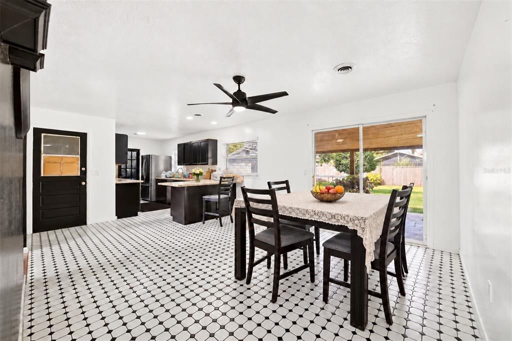 For Sale: $272,000 (3 beds, 2 baths, 1412 Square Feet)