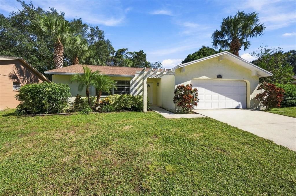 For Sale: $400,000 (3 beds, 2 baths, 1391 Square Feet)