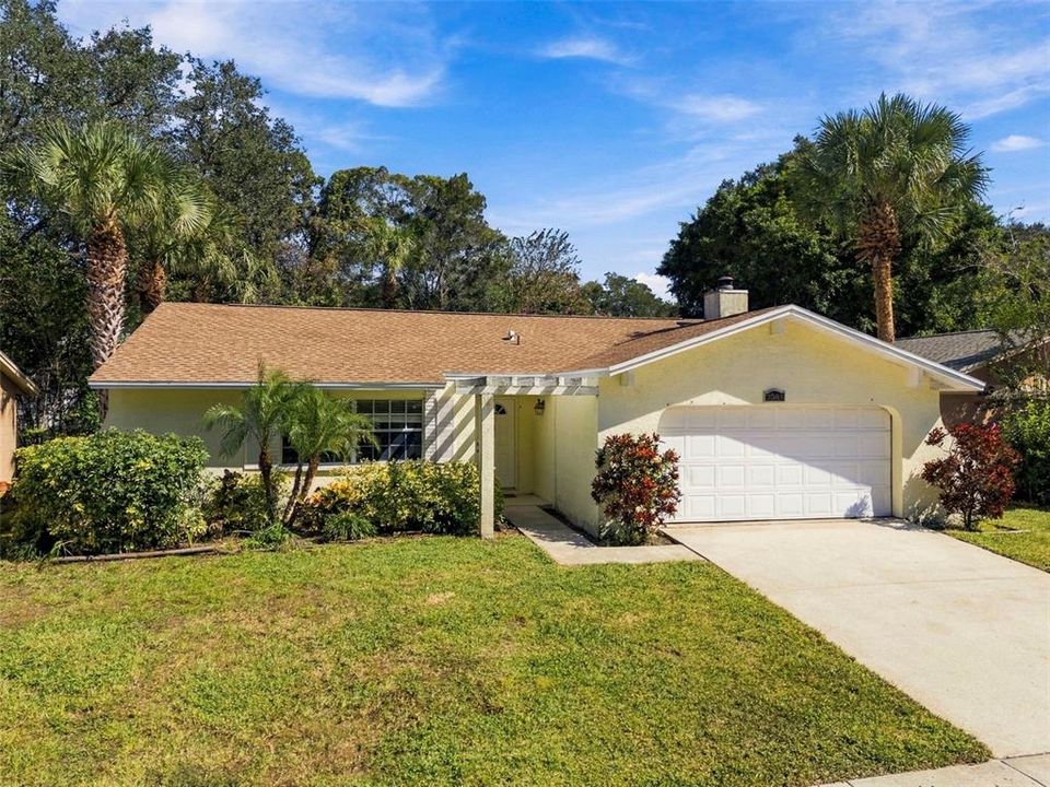 For Sale: $400,000 (3 beds, 2 baths, 1391 Square Feet)
