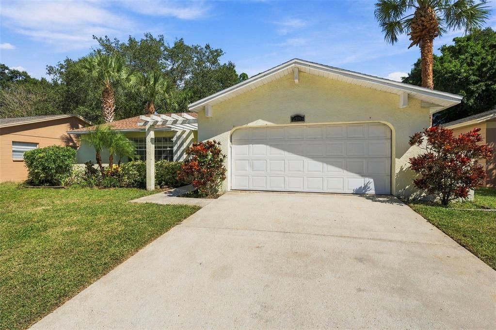 For Sale: $400,000 (3 beds, 2 baths, 1391 Square Feet)