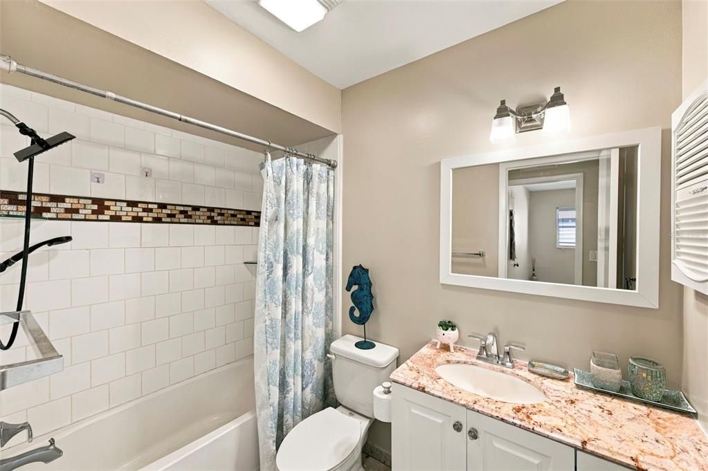 For Sale: $400,000 (3 beds, 2 baths, 1391 Square Feet)