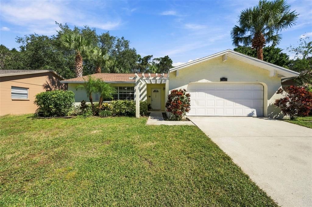 For Sale: $400,000 (3 beds, 2 baths, 1391 Square Feet)