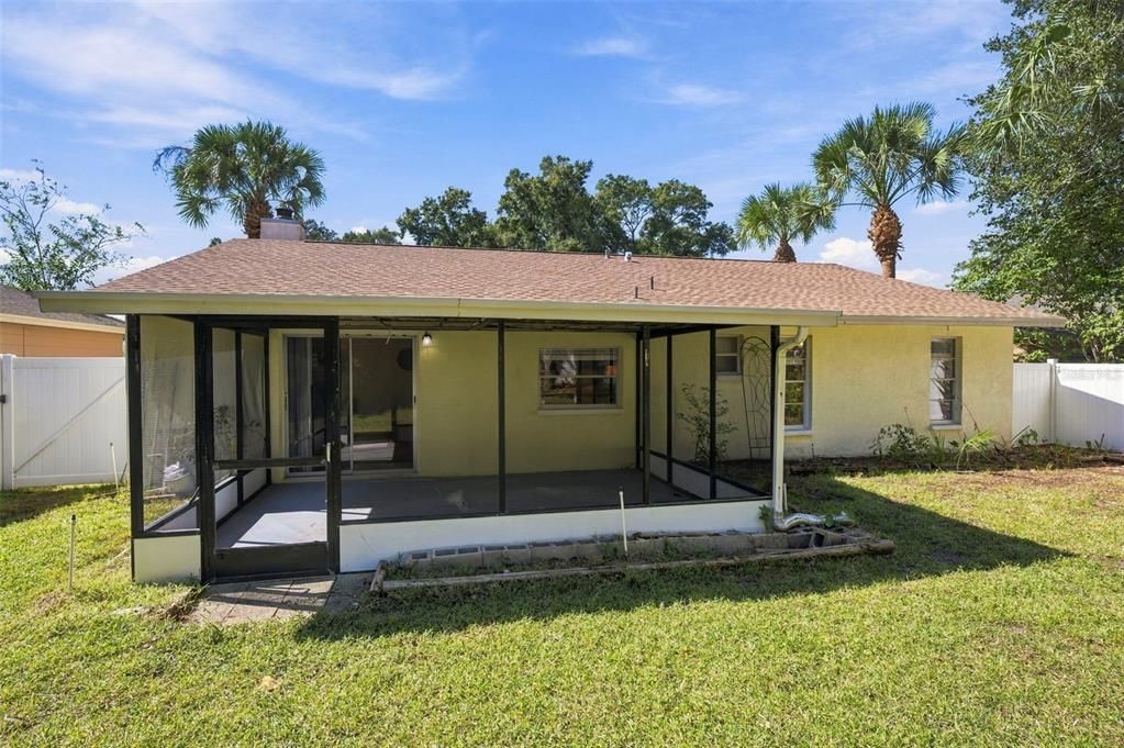 For Sale: $400,000 (3 beds, 2 baths, 1391 Square Feet)