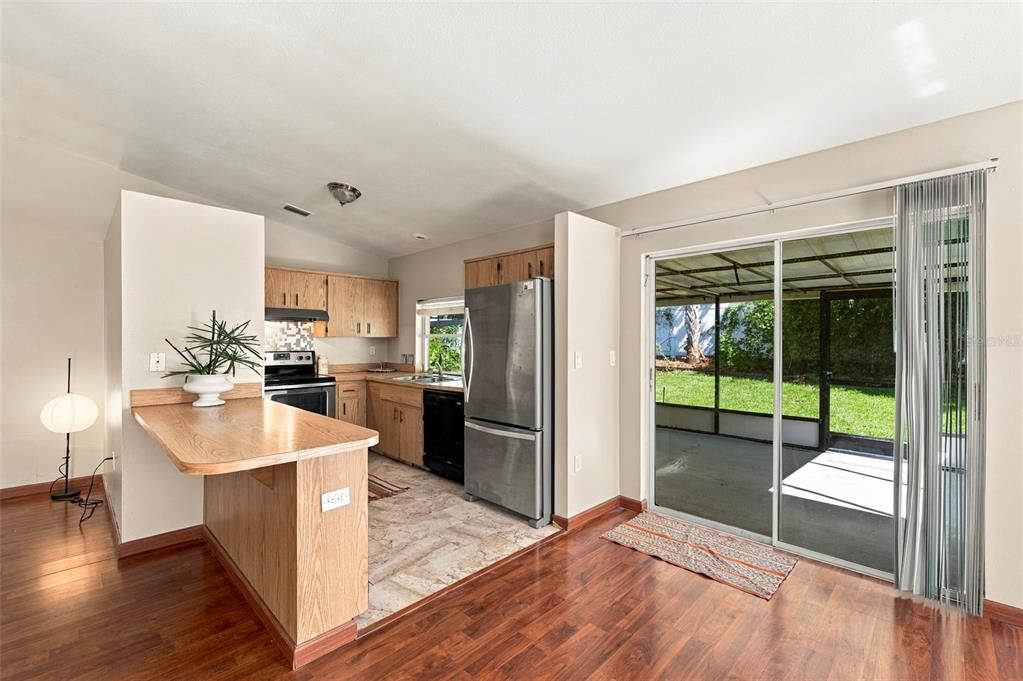 For Sale: $400,000 (3 beds, 2 baths, 1391 Square Feet)
