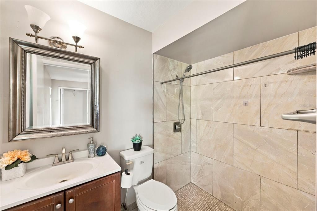 For Sale: $400,000 (3 beds, 2 baths, 1391 Square Feet)