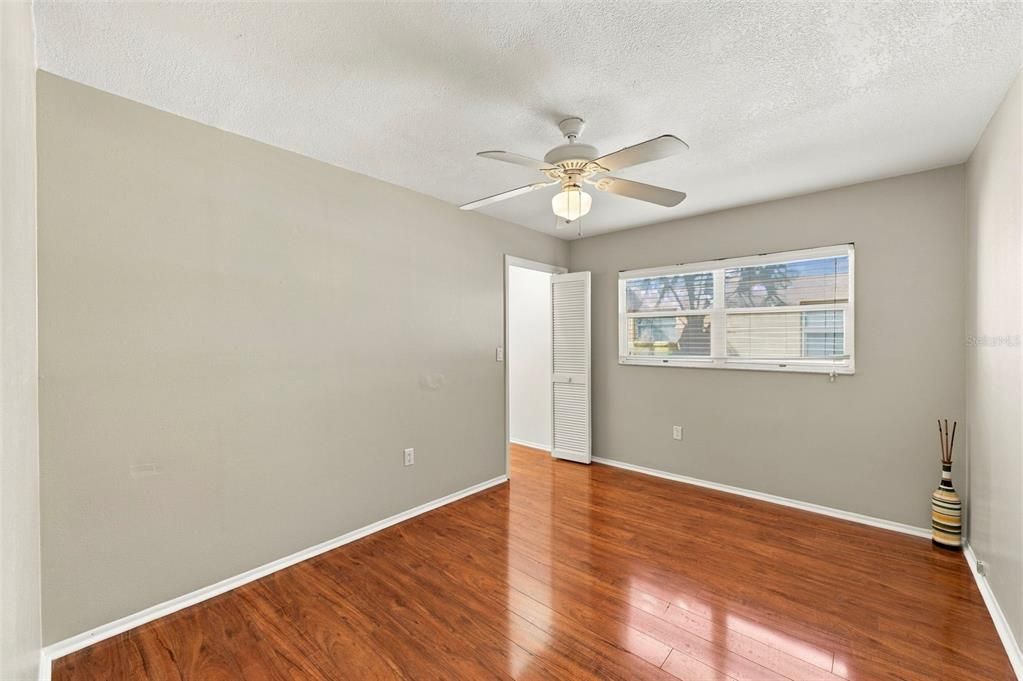 For Sale: $400,000 (3 beds, 2 baths, 1391 Square Feet)