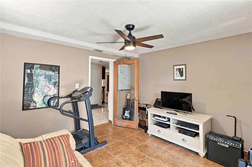 For Sale: $270,000 (3 beds, 2 baths, 1508 Square Feet)