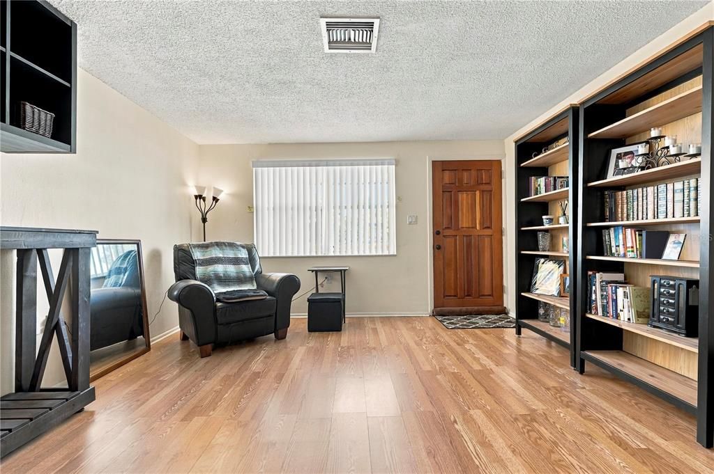 For Sale: $270,000 (3 beds, 2 baths, 1508 Square Feet)