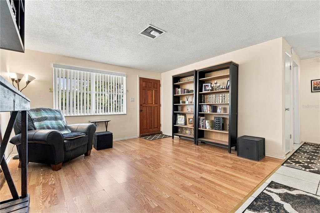 For Sale: $270,000 (3 beds, 2 baths, 1508 Square Feet)