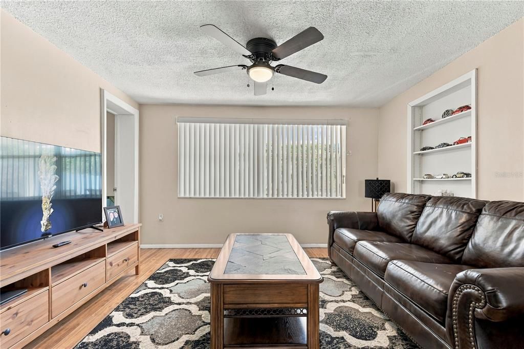 For Sale: $270,000 (3 beds, 2 baths, 1508 Square Feet)