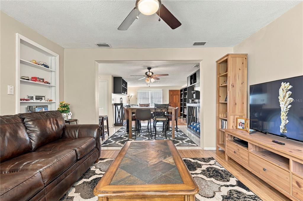 For Sale: $270,000 (3 beds, 2 baths, 1508 Square Feet)