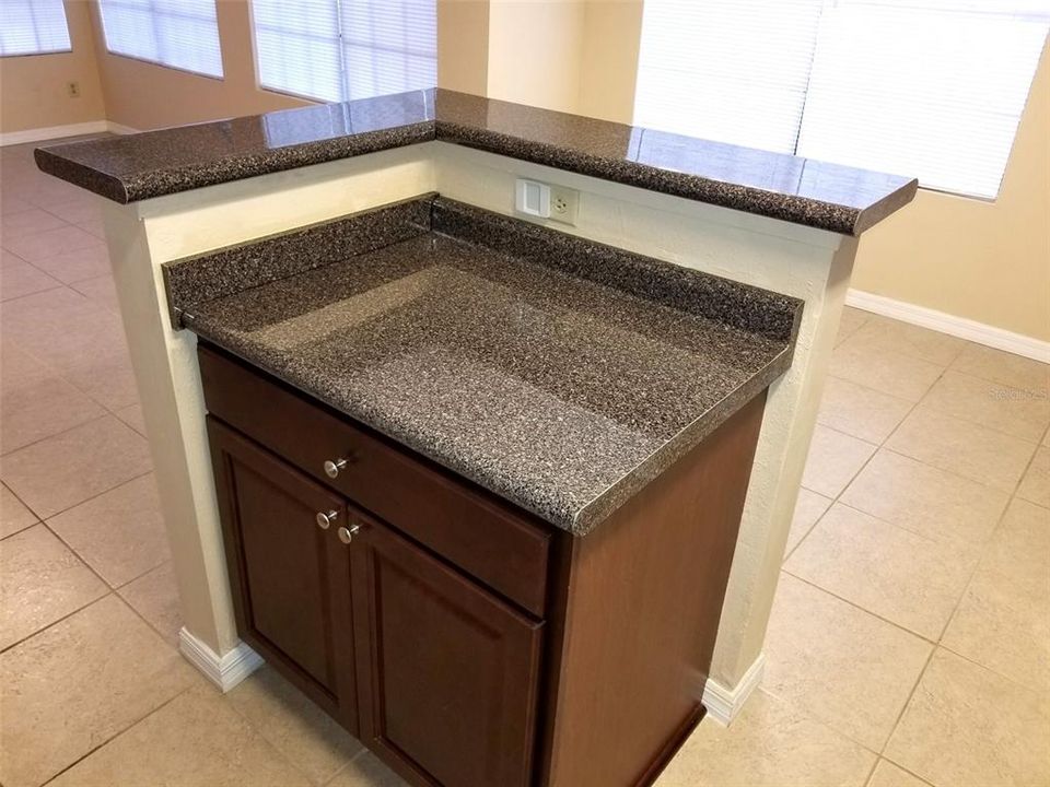 На продажу: $129,000 (2 спален, 1 ванн, 867 Квадратных фут)