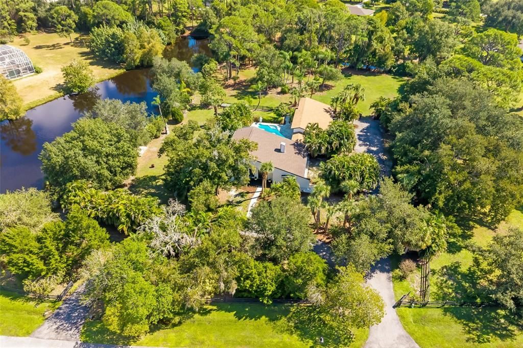 En Venta: $1,100,000 (4 camas, 3 baños, 2770 Pies cuadrados)