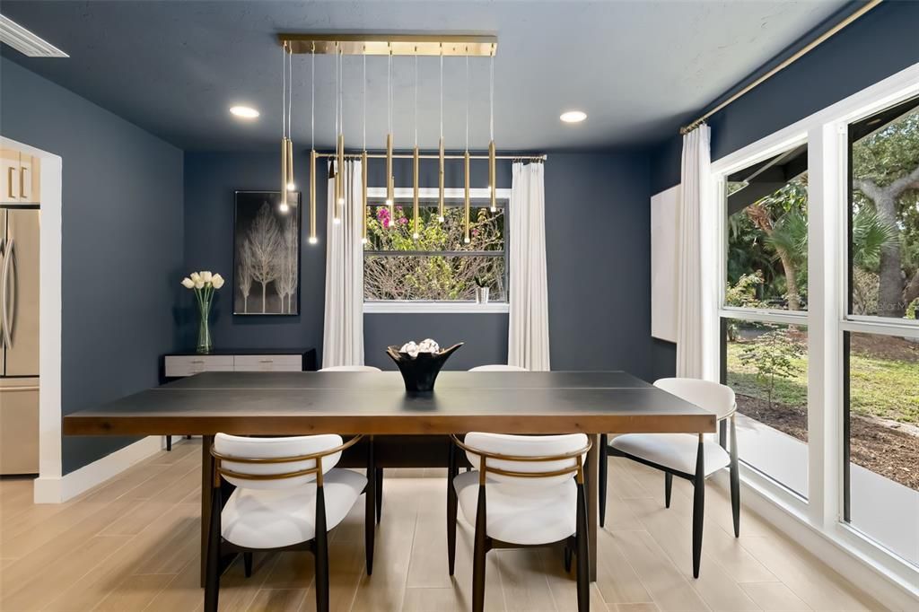 En Venta: $1,100,000 (4 camas, 3 baños, 2770 Pies cuadrados)