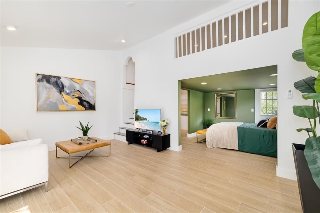 En Venta: $1,100,000 (4 camas, 3 baños, 2770 Pies cuadrados)