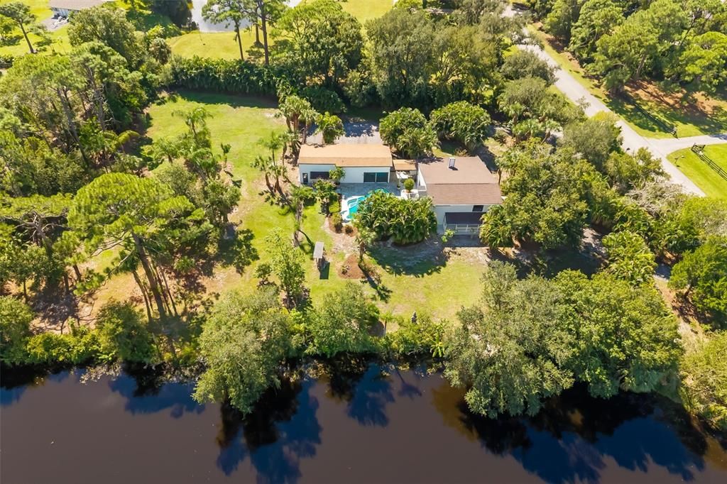 En Venta: $1,100,000 (4 camas, 3 baños, 2770 Pies cuadrados)