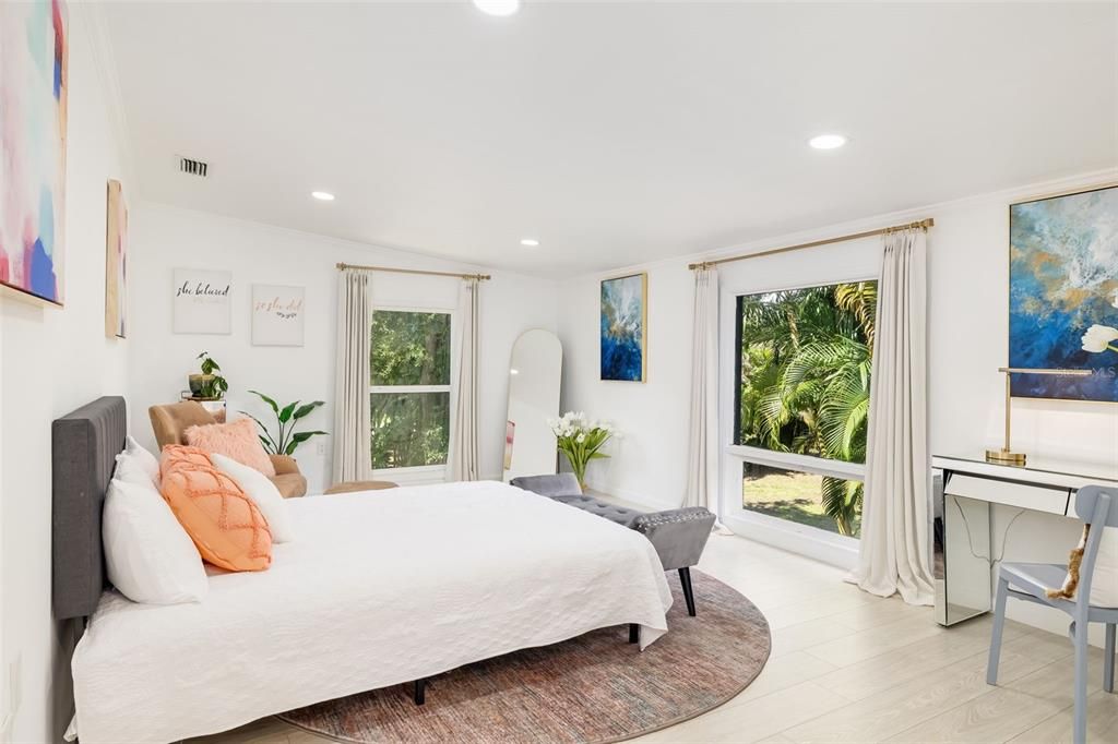 En Venta: $1,100,000 (4 camas, 3 baños, 2770 Pies cuadrados)