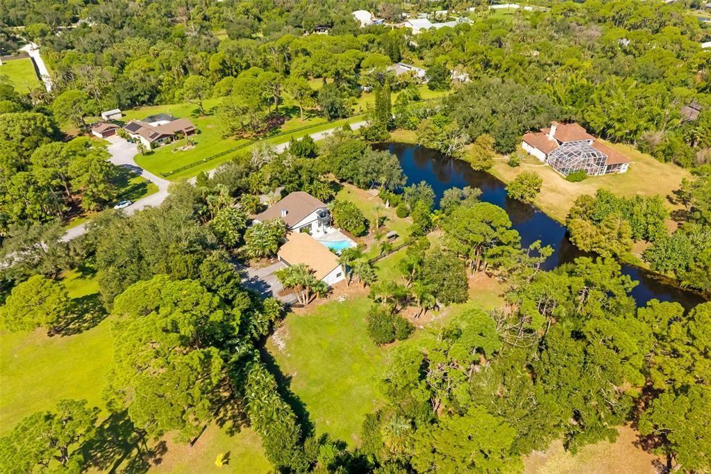 En Venta: $1,100,000 (4 camas, 3 baños, 2770 Pies cuadrados)