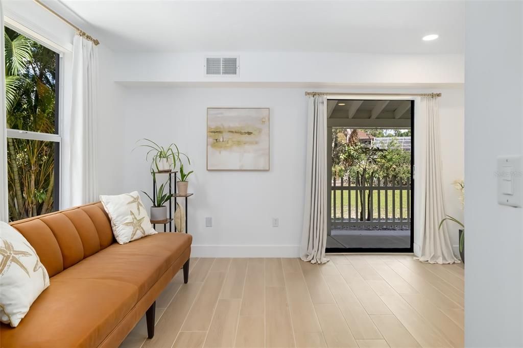 En Venta: $1,100,000 (4 camas, 3 baños, 2770 Pies cuadrados)