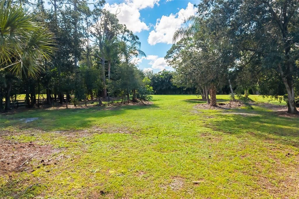 En Venta: $1,100,000 (4 camas, 3 baños, 2770 Pies cuadrados)