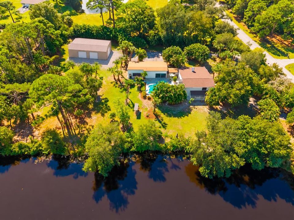 En Venta: $1,100,000 (4 camas, 3 baños, 2770 Pies cuadrados)