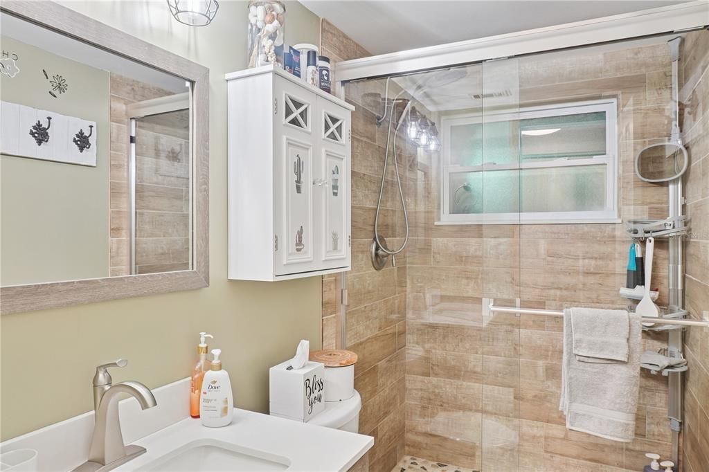 На продажу: $309,900 (4 спален, 2 ванн, 1550 Квадратных фут)