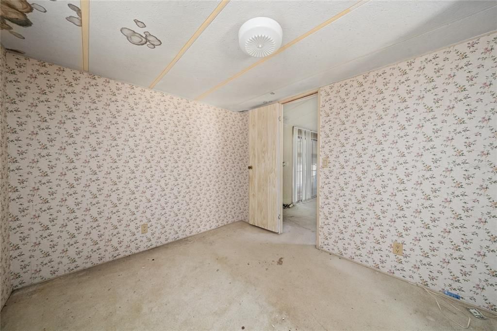 На продажу: $140,000 (2 спален, 1 ванн, 728 Квадратных фут)