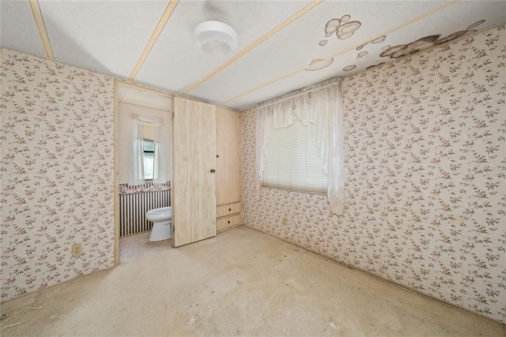 На продажу: $140,000 (2 спален, 1 ванн, 728 Квадратных фут)