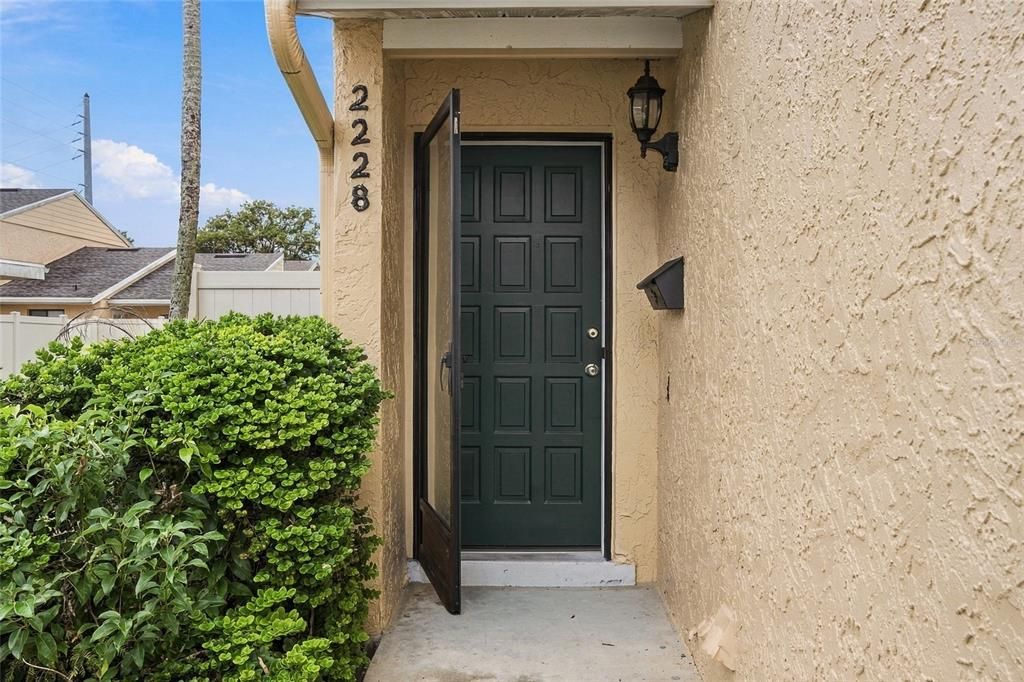 For Sale: $158,000 (1 beds, 1 baths, 923 Square Feet)