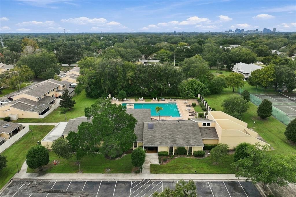 For Sale: $158,000 (1 beds, 1 baths, 923 Square Feet)
