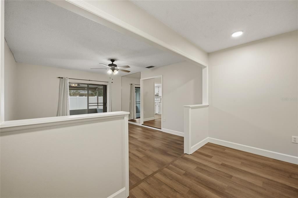 For Sale: $158,000 (1 beds, 1 baths, 923 Square Feet)