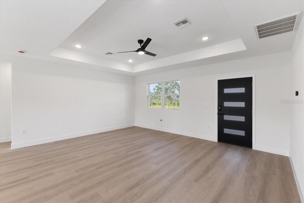 For Sale: $303,000 (3 beds, 2 baths, 1450 Square Feet)