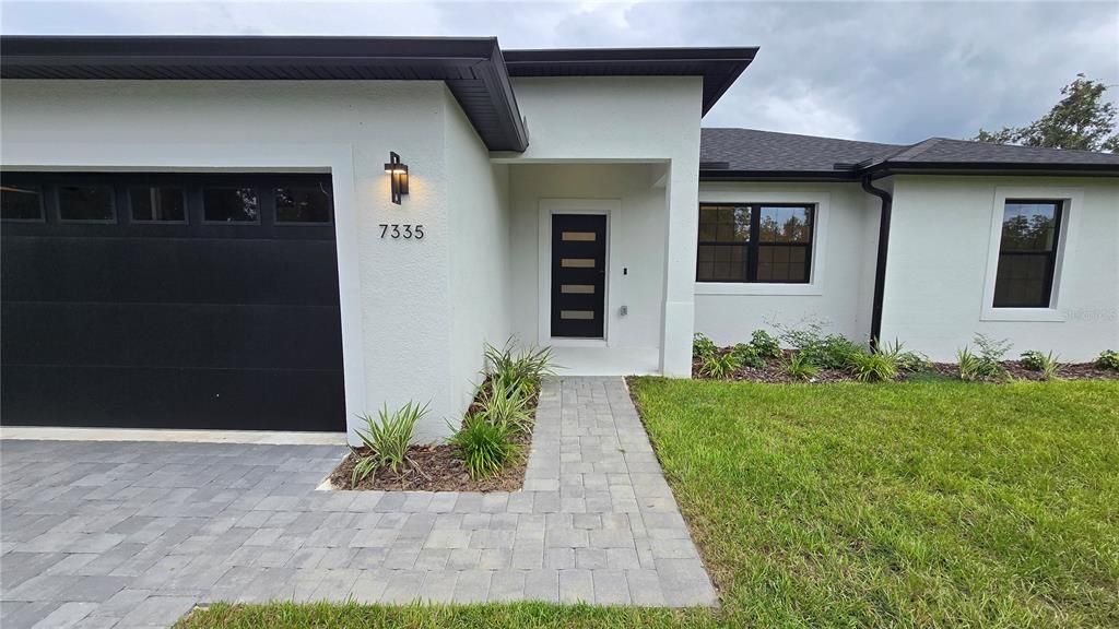For Sale: $303,000 (3 beds, 2 baths, 1450 Square Feet)